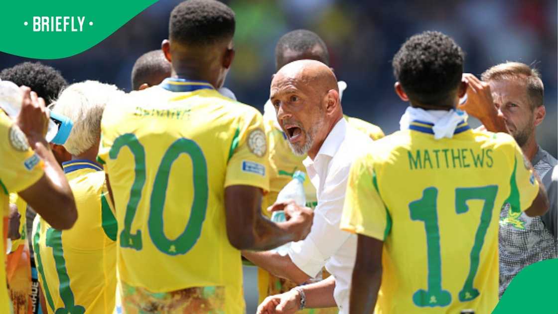 Miguel Cardoso hails Mamelodi Sundowns players after narrow defeat against Borussia Dortmund. Miguel Cardoso hails Mamelodi Sundowns players after narrow defeat against Borussia Dortmund.