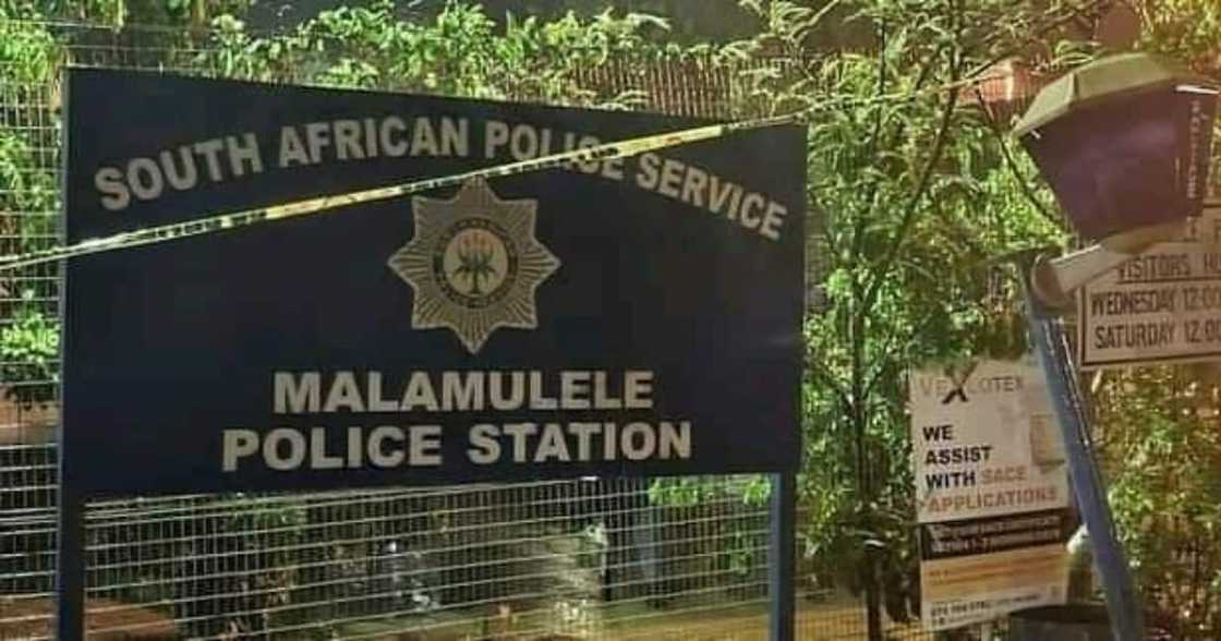 Malamulele Police Station, Robbe, Firearms, Ammunition, Police van Malamulele Police Station, Robbe, Firearms, Ammunition, Police van