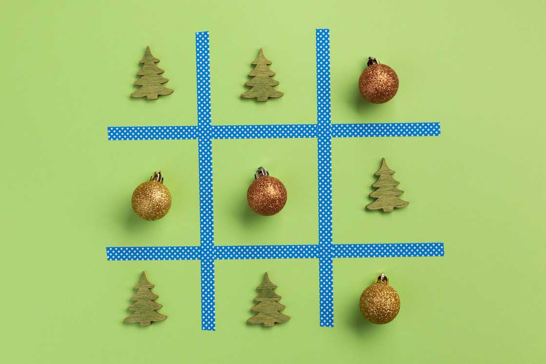 Festive Tic-Tac-Toe game