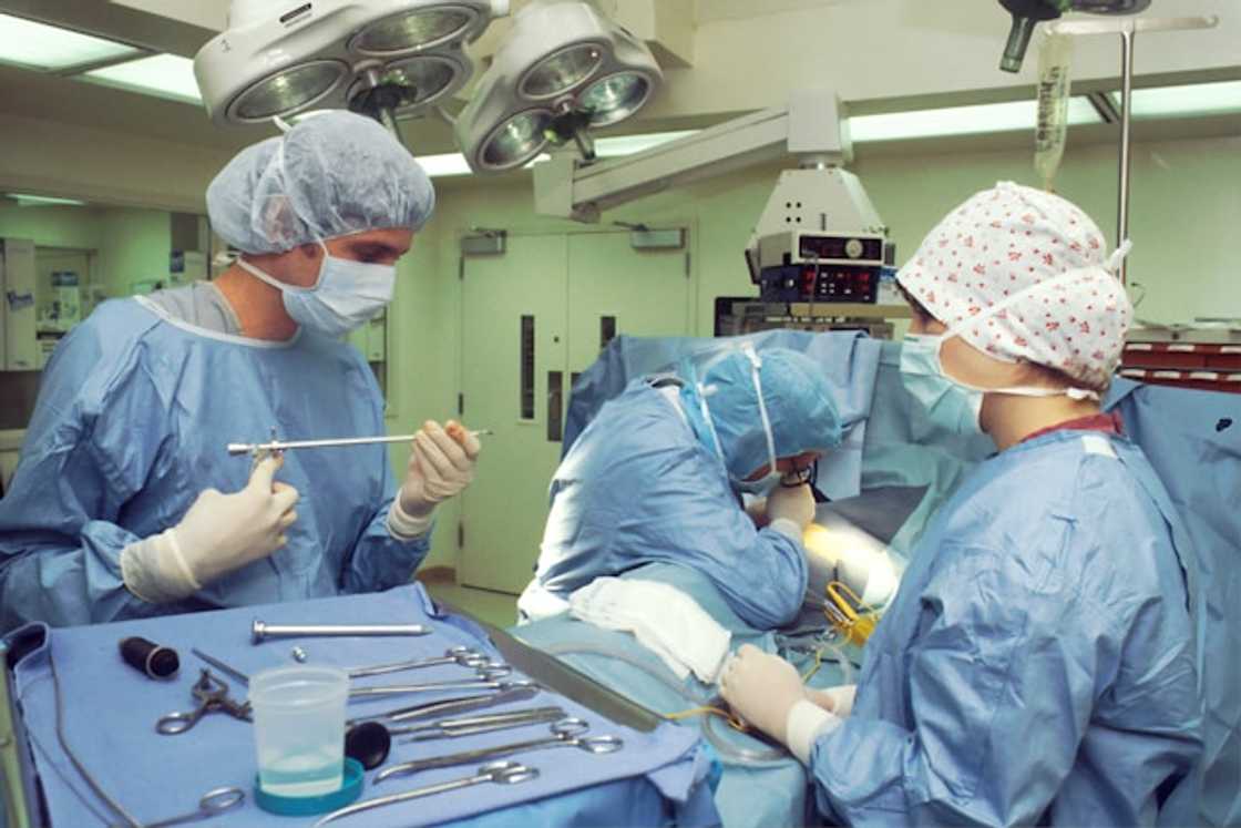 Medical staff preparing for an operation