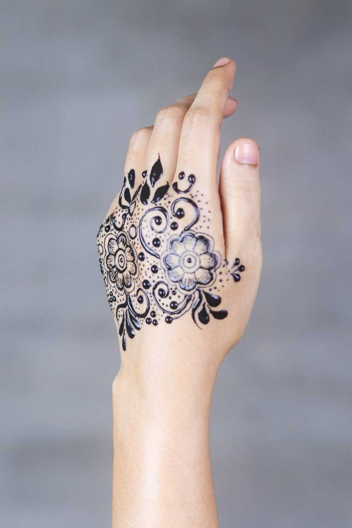 mehndi designs