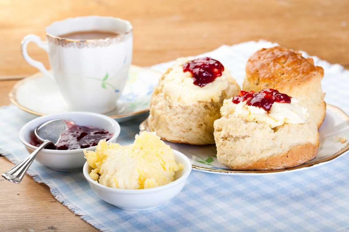 Scones topped with jam Scones topped with jam
