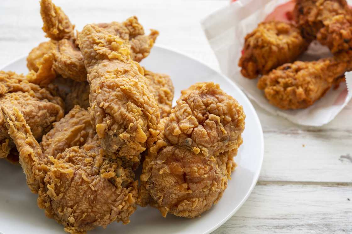 Man makes own version of KFC in TikTok video Man makes own version of KFC in TikTok video