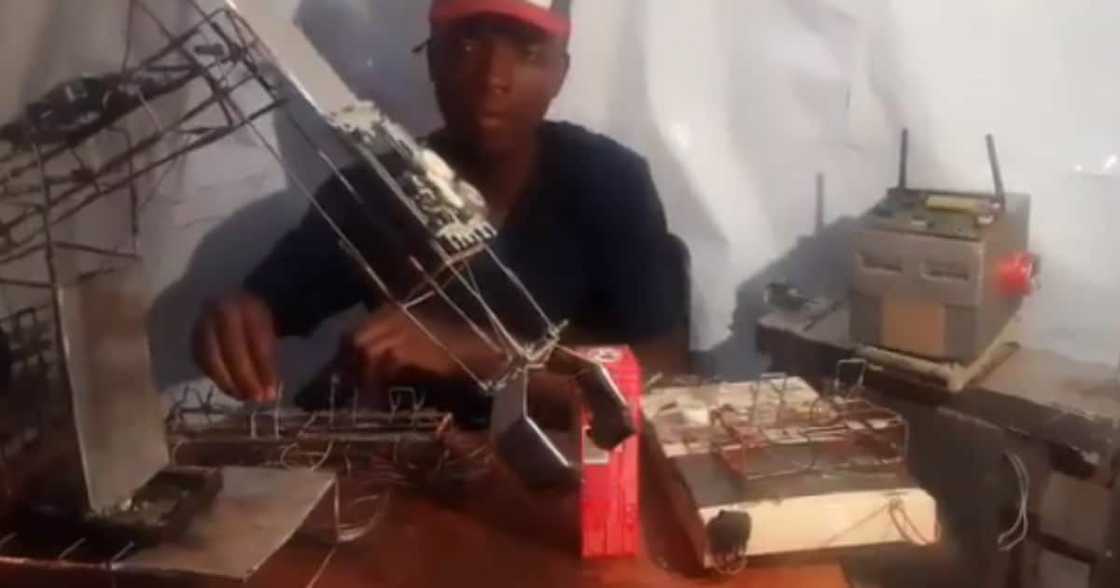 Brilliant Teen, 17, Builds Working Robot From Cardboard and Wires Brilliant Teen, 17, Builds Working Robot From Cardboard and Wires