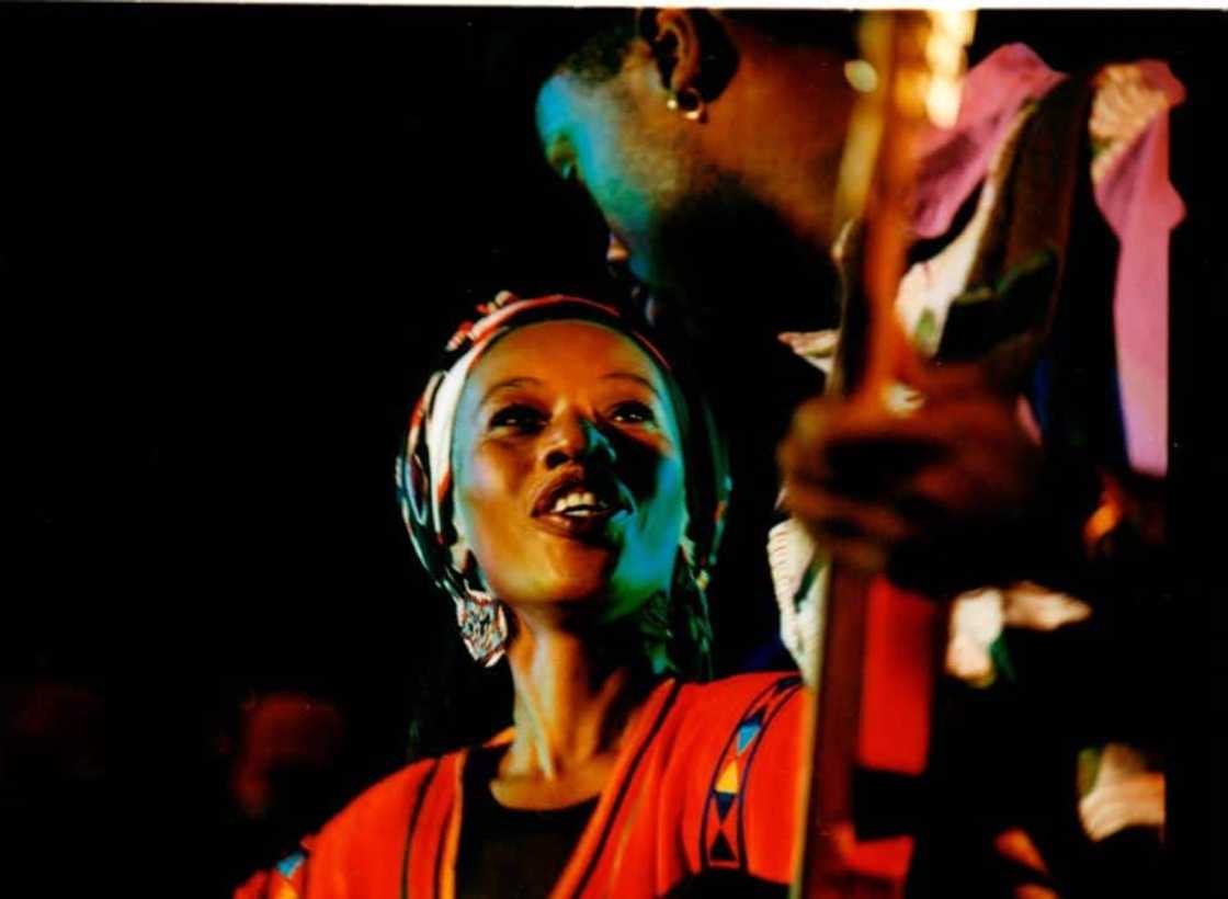 Busi singer Busi singer