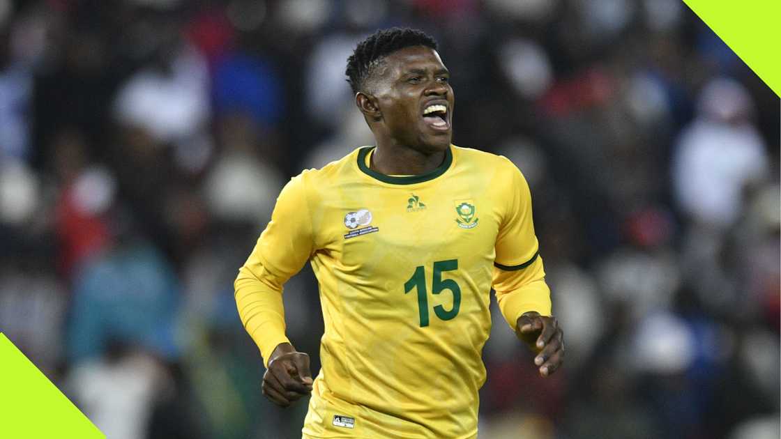 Kaizer Chiefs told to sign Bafana Bafana star Bathusi Aubaas from Mamelodi Sundowns in the next transfer window. Photo: @iDiskiTimes.