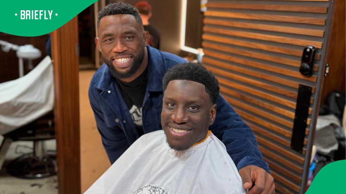 Siya Kolisi and former Chelsea star Demba Ba went for haircuts in London.