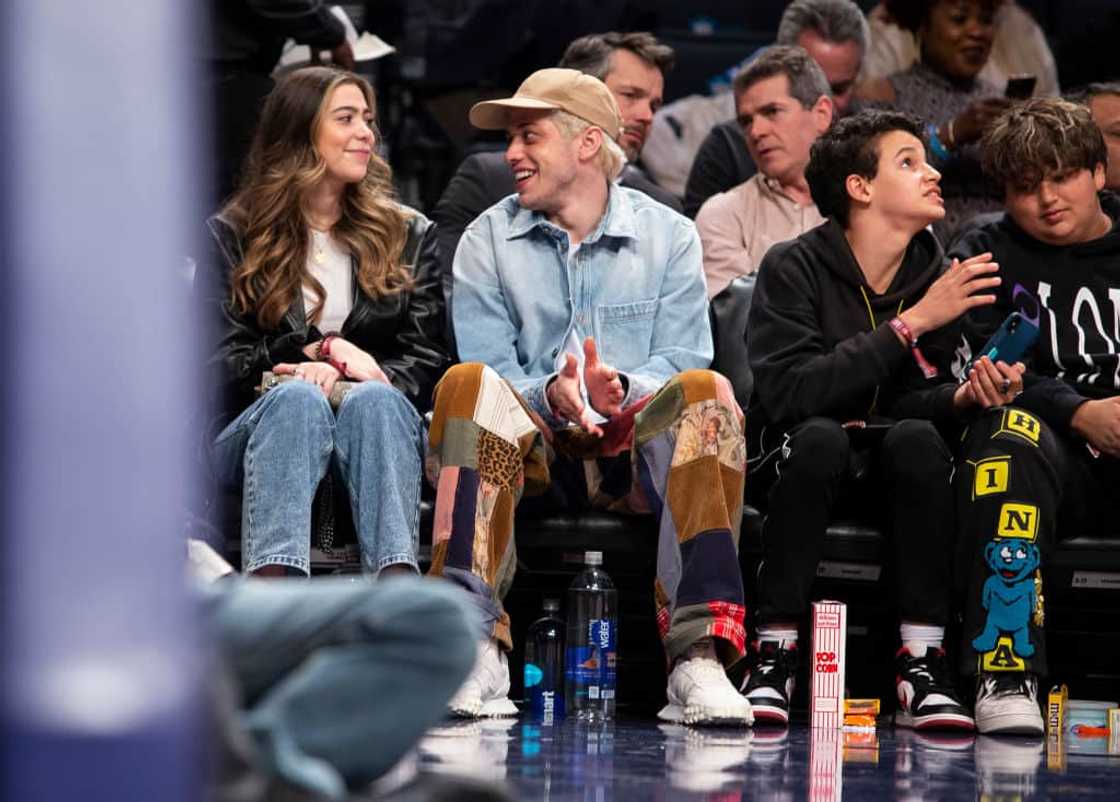 What does Pete Davidson sister do for a living? What does Pete Davidson sister do for a living?
