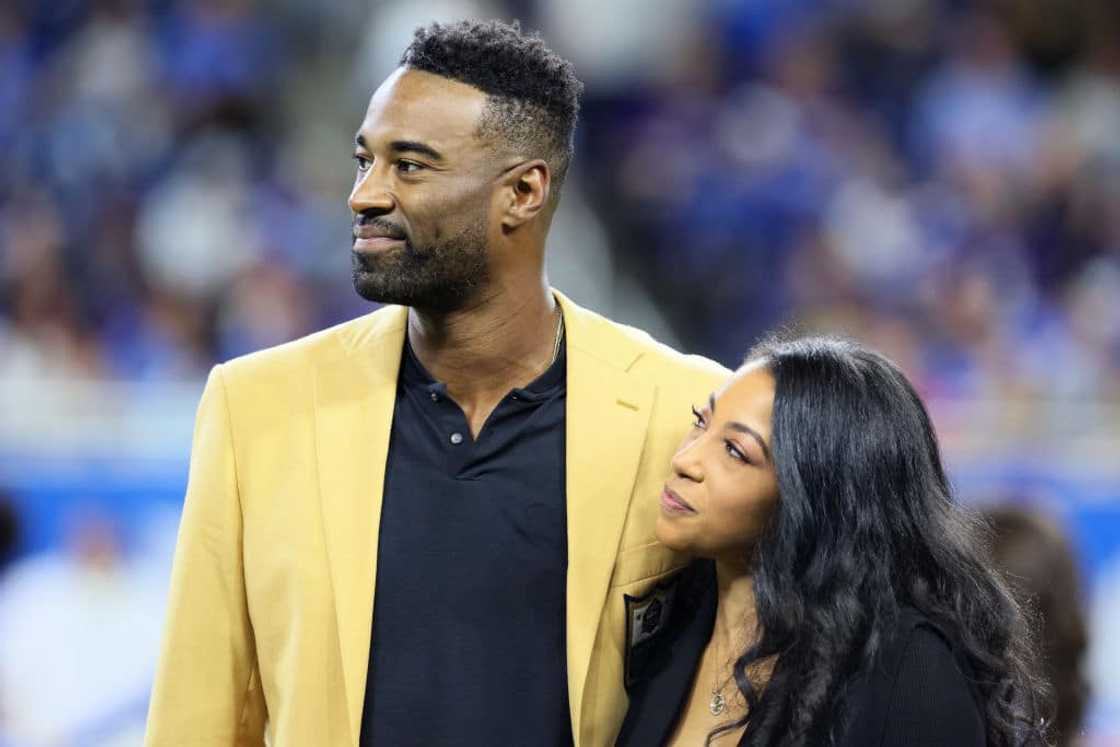 How tall is Calvin Johnson? How tall is Calvin Johnson?