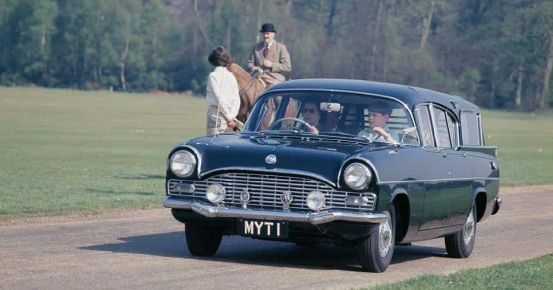 Vauxhall Queen Elizabeth Vauxhall Queen Elizabeth