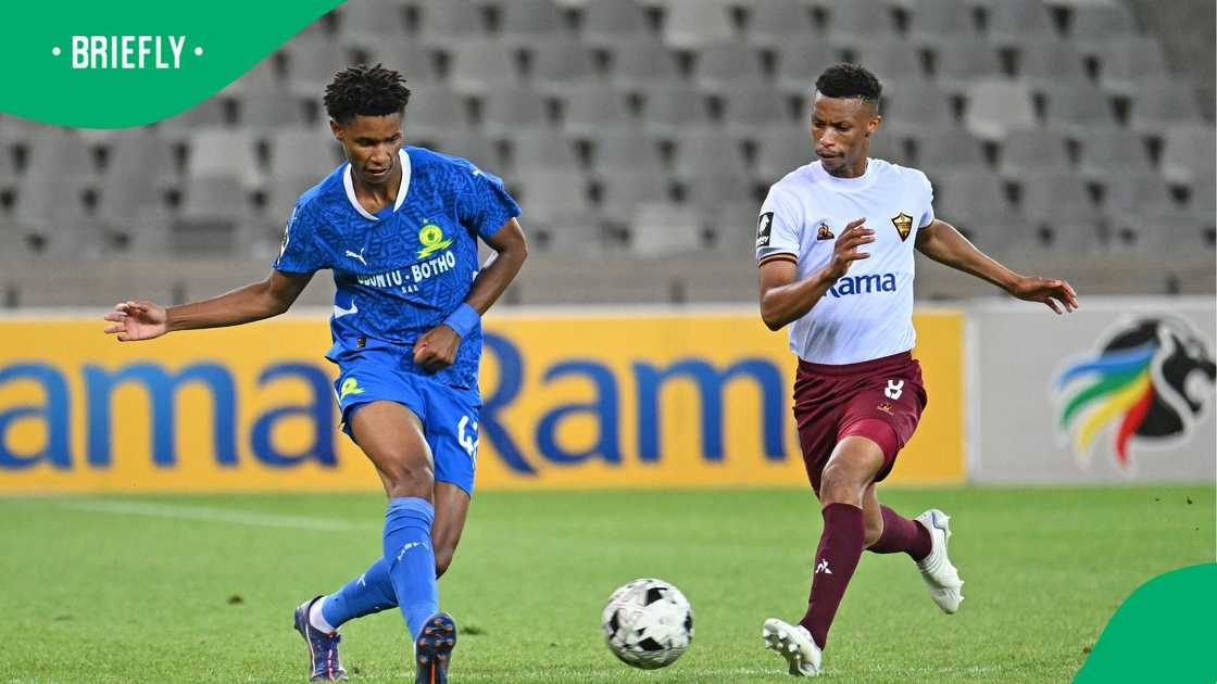 Sihle Nduli set to join Orlando Pirates amid links with Kaizer Chiefs. Sihle Nduli set to join Orlando Pirates amid links with Kaizer Chiefs.