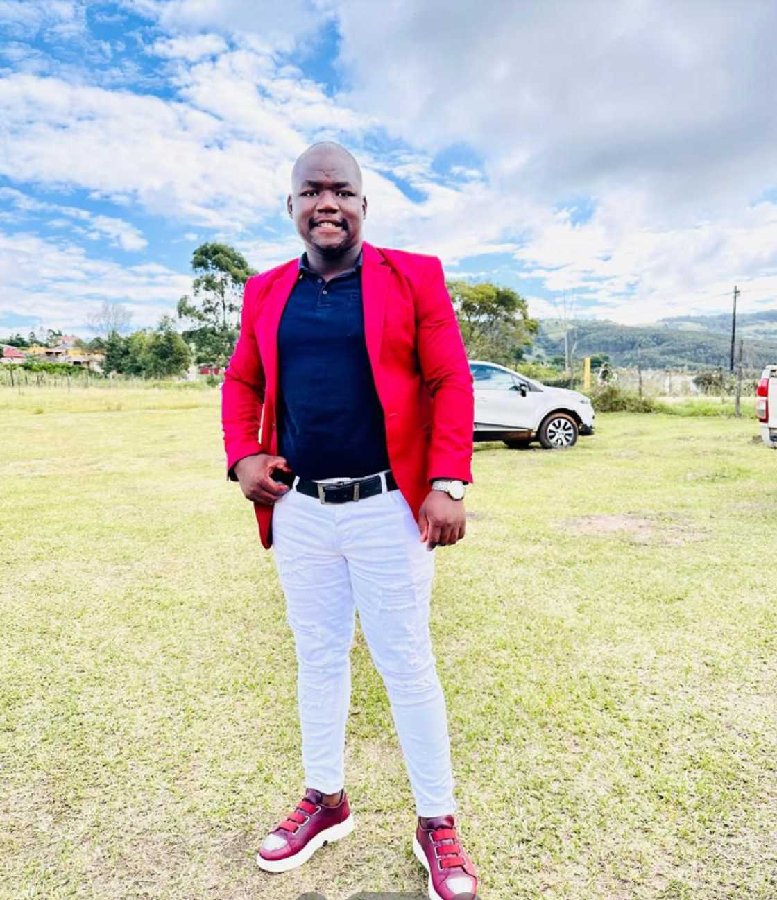 Mzansi peeps asked to DM a guy who gave them information about DUT Mzansi peeps asked to DM a guy who gave them information about DUT