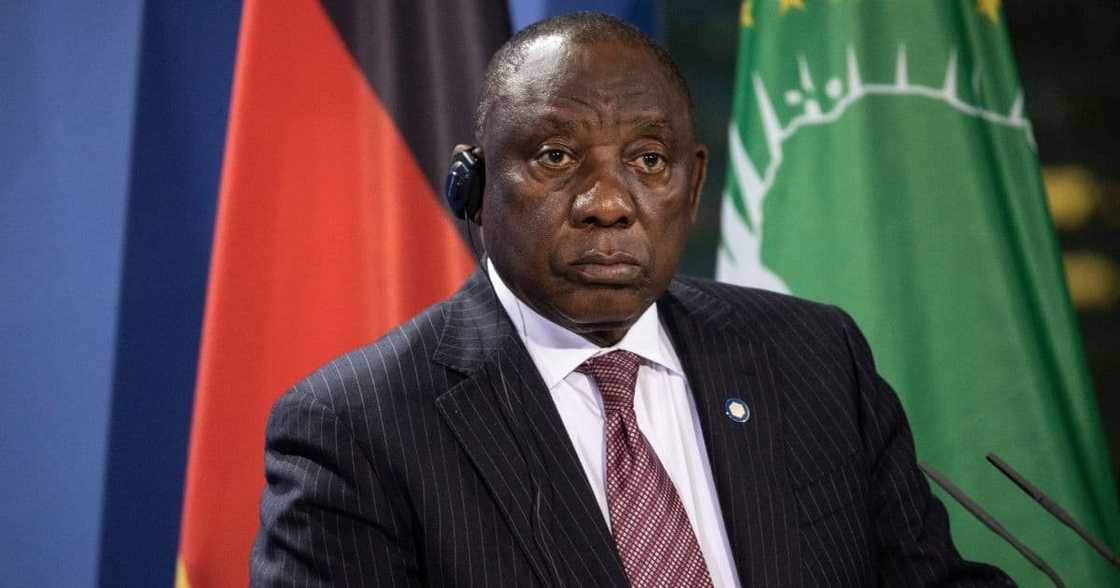 President Cyril Ramaphosa, #RamaphosaMustGo, trending, Mzansi reacts