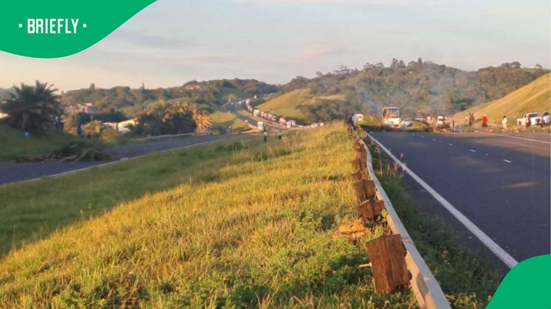 Residents blocked sections of the N2 and R102 on the Durban-bound side Residents blocked sections of the N2 and R102 on the Durban-bound side