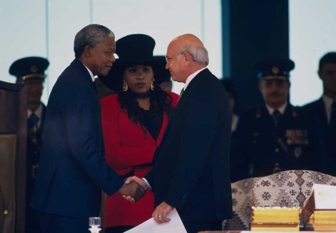 Nelson Mandela: 5 Powerful Photos of the Day Madiba Was Sworn in as South Africa’s President Nelson Mandela: 5 Powerful Photos of the Day Madiba Was Sworn in as South Africa’s President