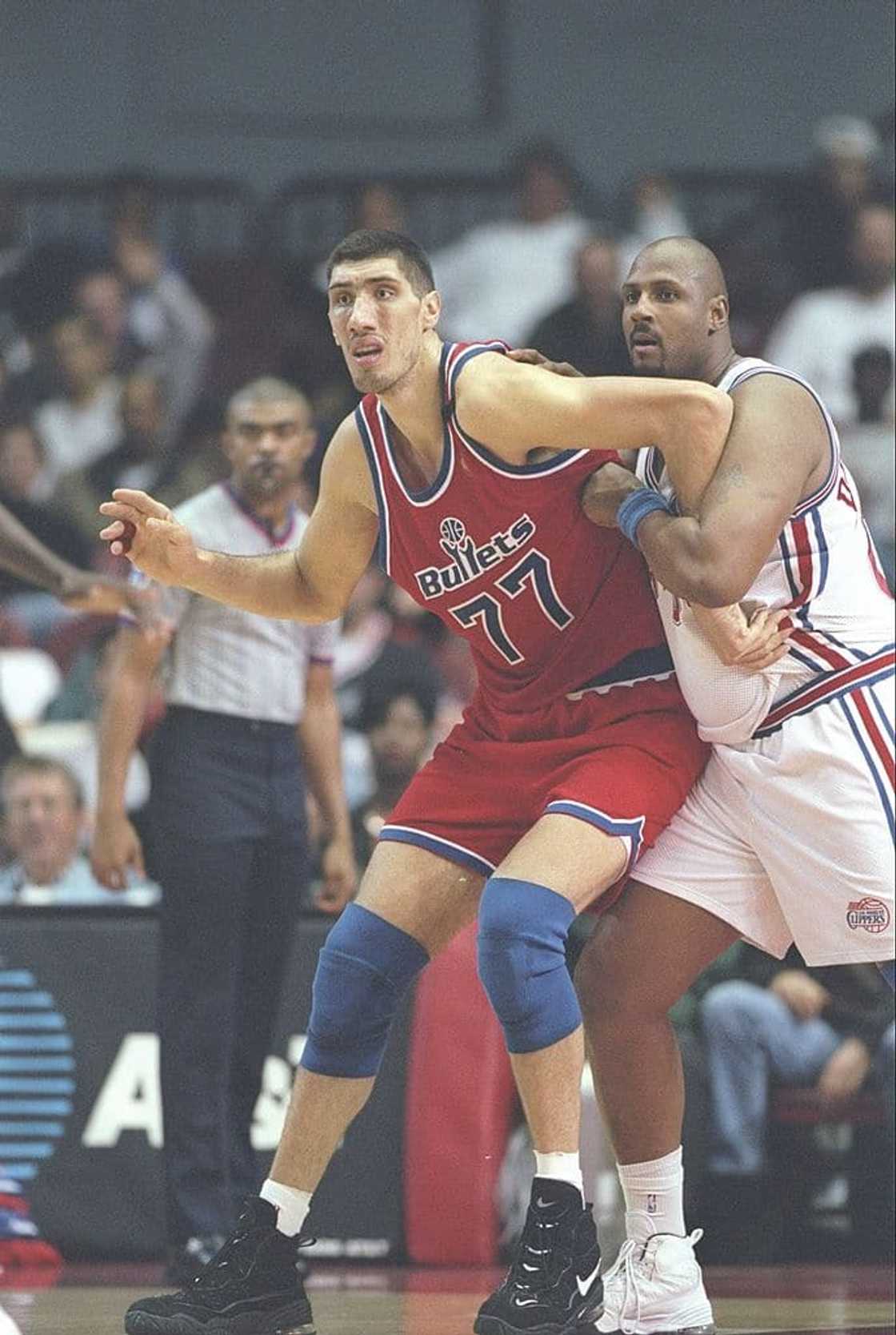 Gheorghe Muresan and Kevin Duckworth Gheorghe Muresan and Kevin Duckworth