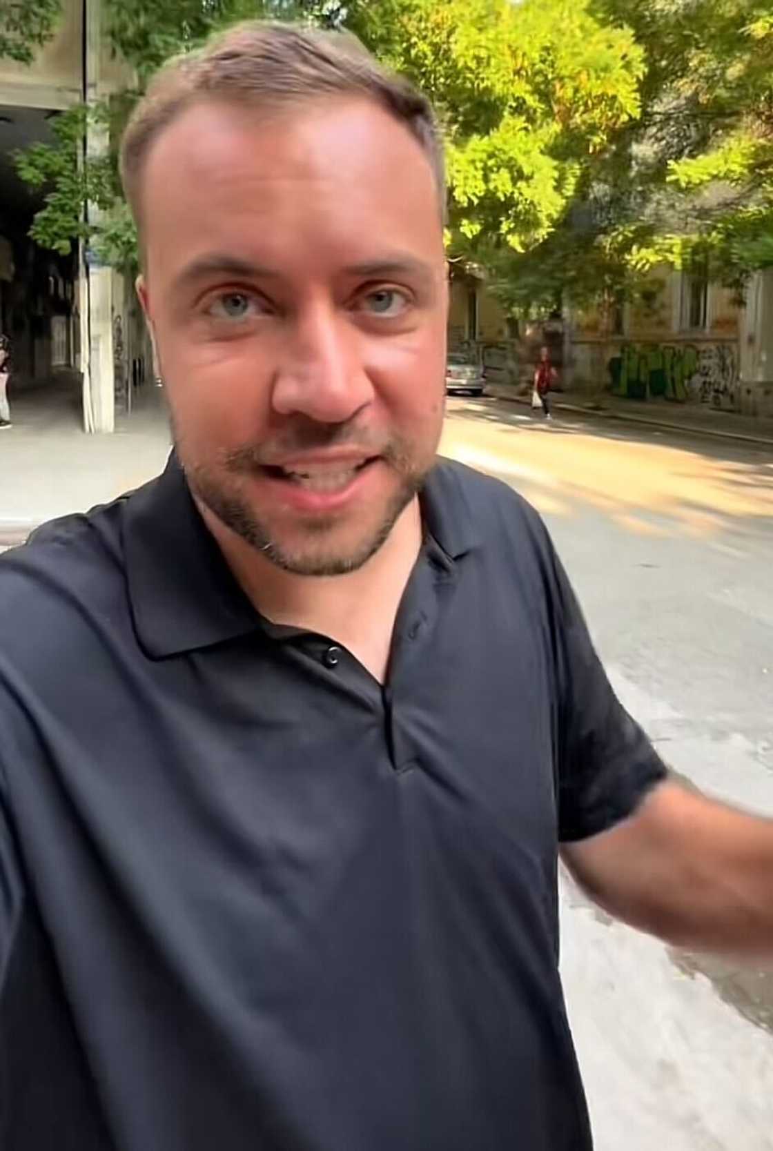 An American man’s tour of a R13,000 hotel apartment in Cape Town has created a stir among South Africans. An American man’s tour of a R13,000 hotel apartment in Cape Town has created a stir among South Africans.
