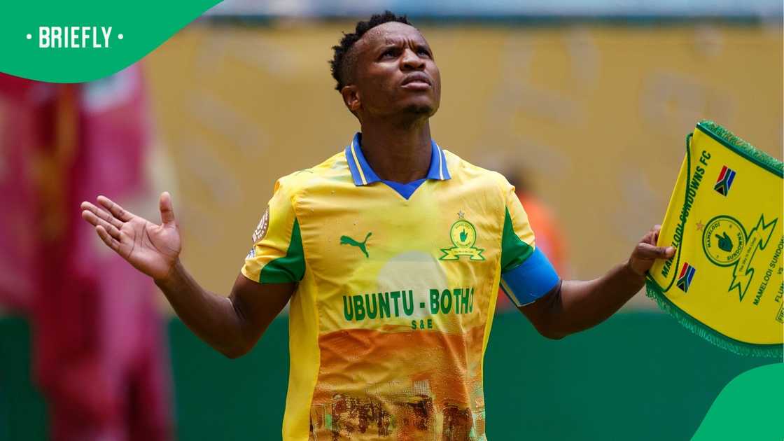 Themba Zwane will miss out on playing for Mamelodi Sundowns for months due to an injury