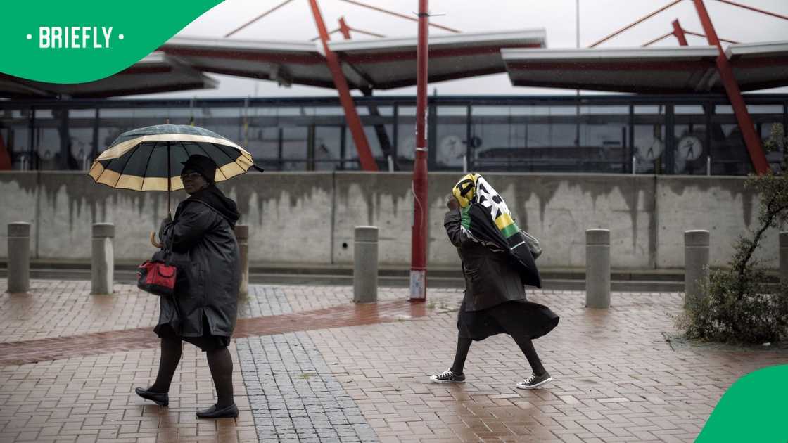 Johannesburg and other parts of the country will experience thunderstorms in the next few days Johannesburg and other parts of the country will experience thunderstorms in the next few days