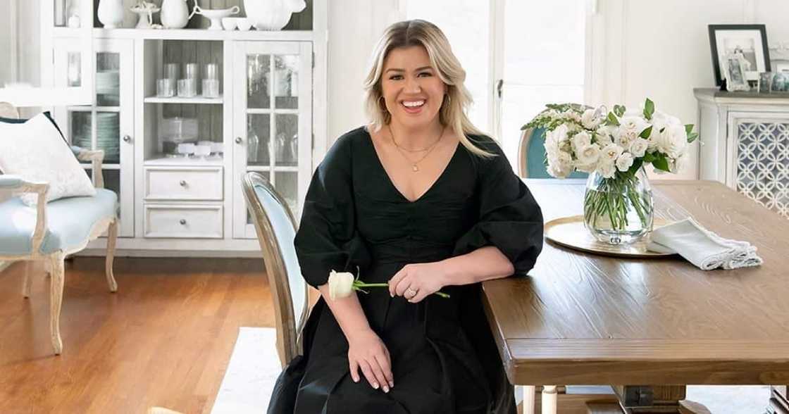 Jill Biden advises Kelly Clarkson on love: "If I hadn't gotten divorced, I never would've met Joe" Jill Biden advises Kelly Clarkson on love: "If I hadn't gotten divorced, I never would've met Joe"