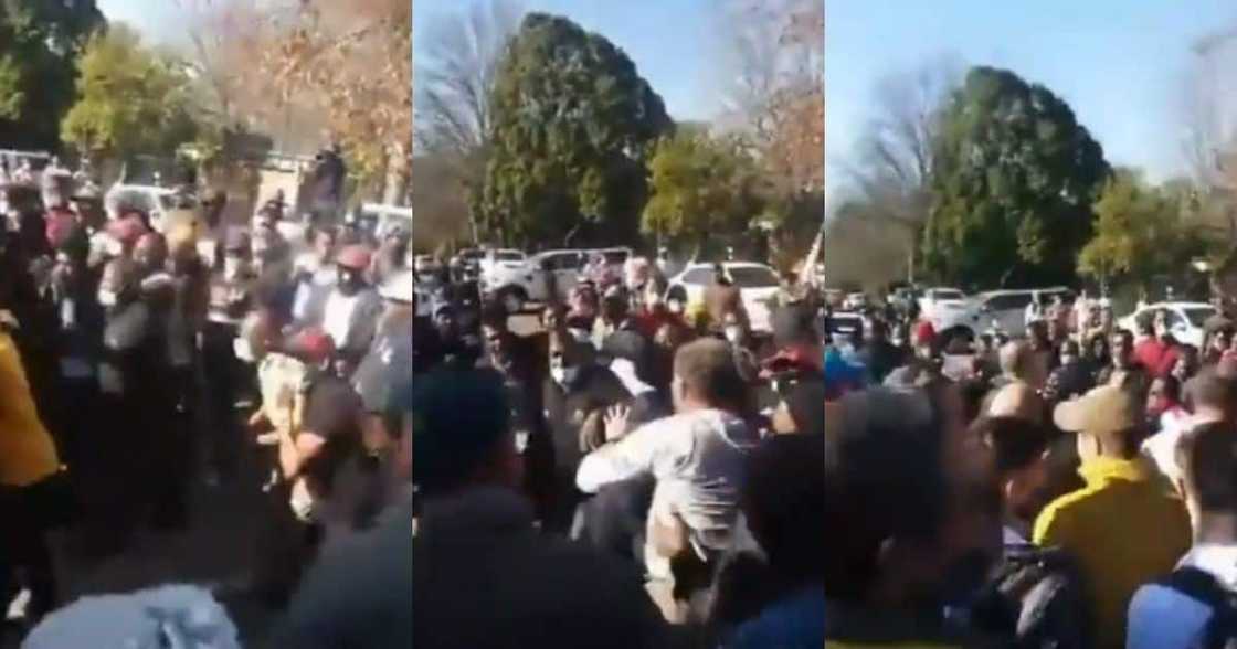 Witbank high, classes suspended, clash between black and white parents Witbank high, classes suspended, clash between black and white parents
