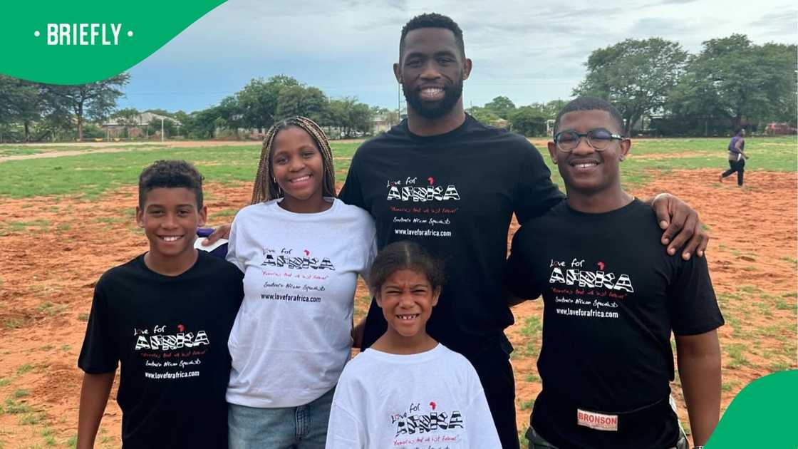 Siya Kolisi shared pictures of his family while on holiday in Zimbabwe.