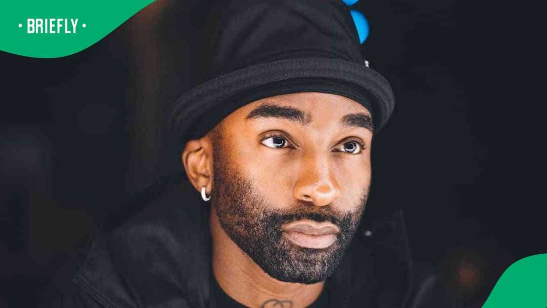 Riky Rick impersonator tried to steal R6500. Riky Rick impersonator tried to steal R6500.