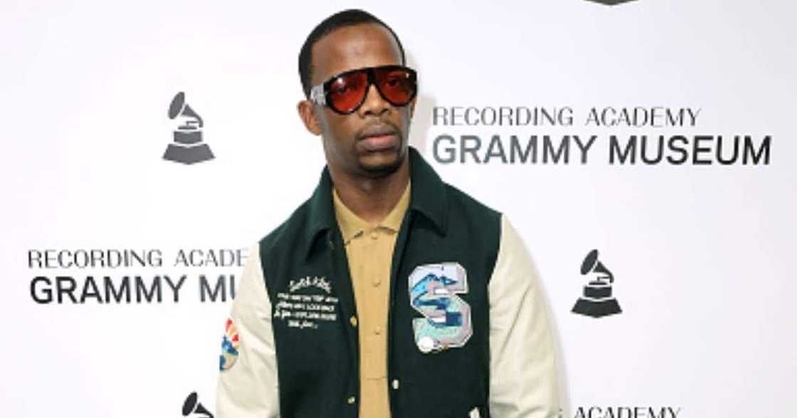 Zakes Bantwini reportedly owes recording company Paradise Africa R2.4 million after signing a deal with Universal Music. Zakes Bantwini reportedly owes recording company Paradise Africa R2.4 million after signing a deal with Universal Music.