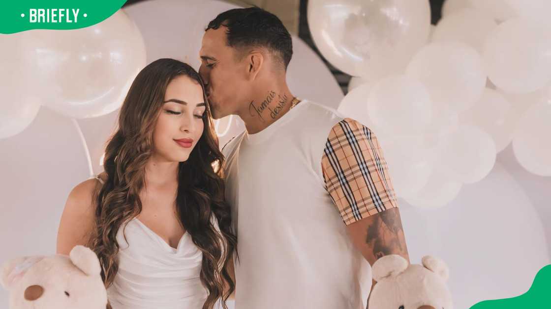 Charles Oliveira's partner