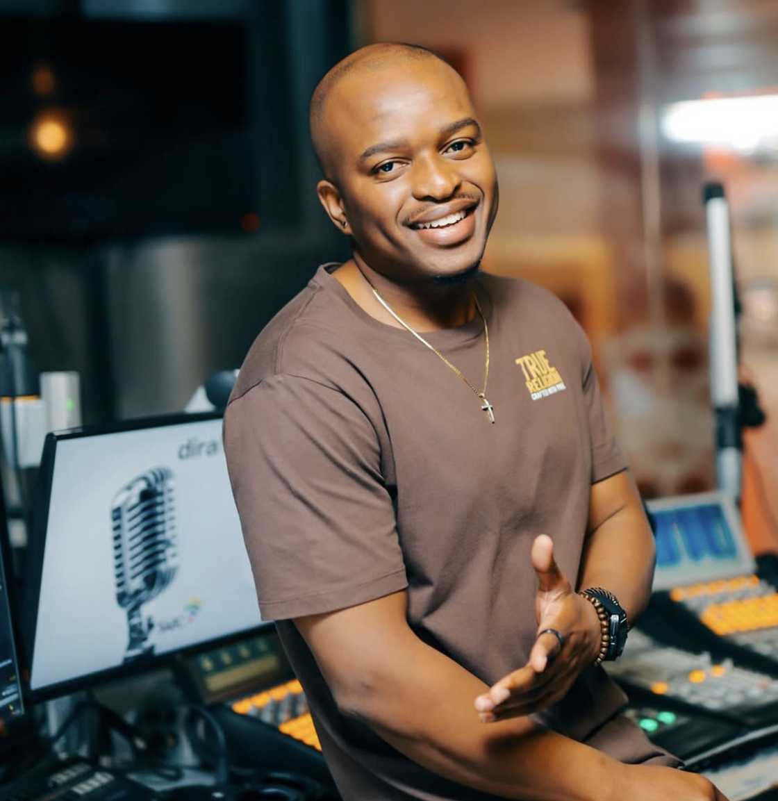 Quinton Masina proposed to his girlfriend Quinton Masina proposed to his girlfriend