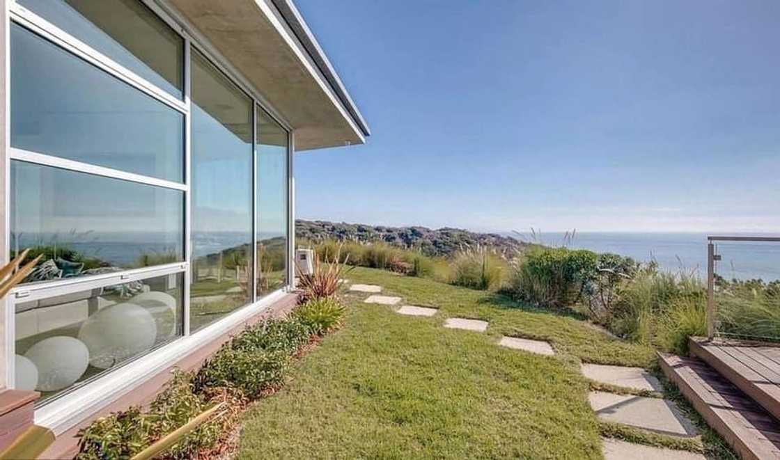 Will and Jada Smith’s 19-year-old daughter, Willow, buys N1.2 billion mansion (photos) Will and Jada Smith’s 19-year-old daughter, Willow, buys N1.2 billion mansion (photos)