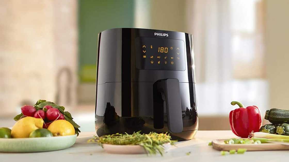 The Philips Essential XL air fryer The Philips Essential XL air fryer