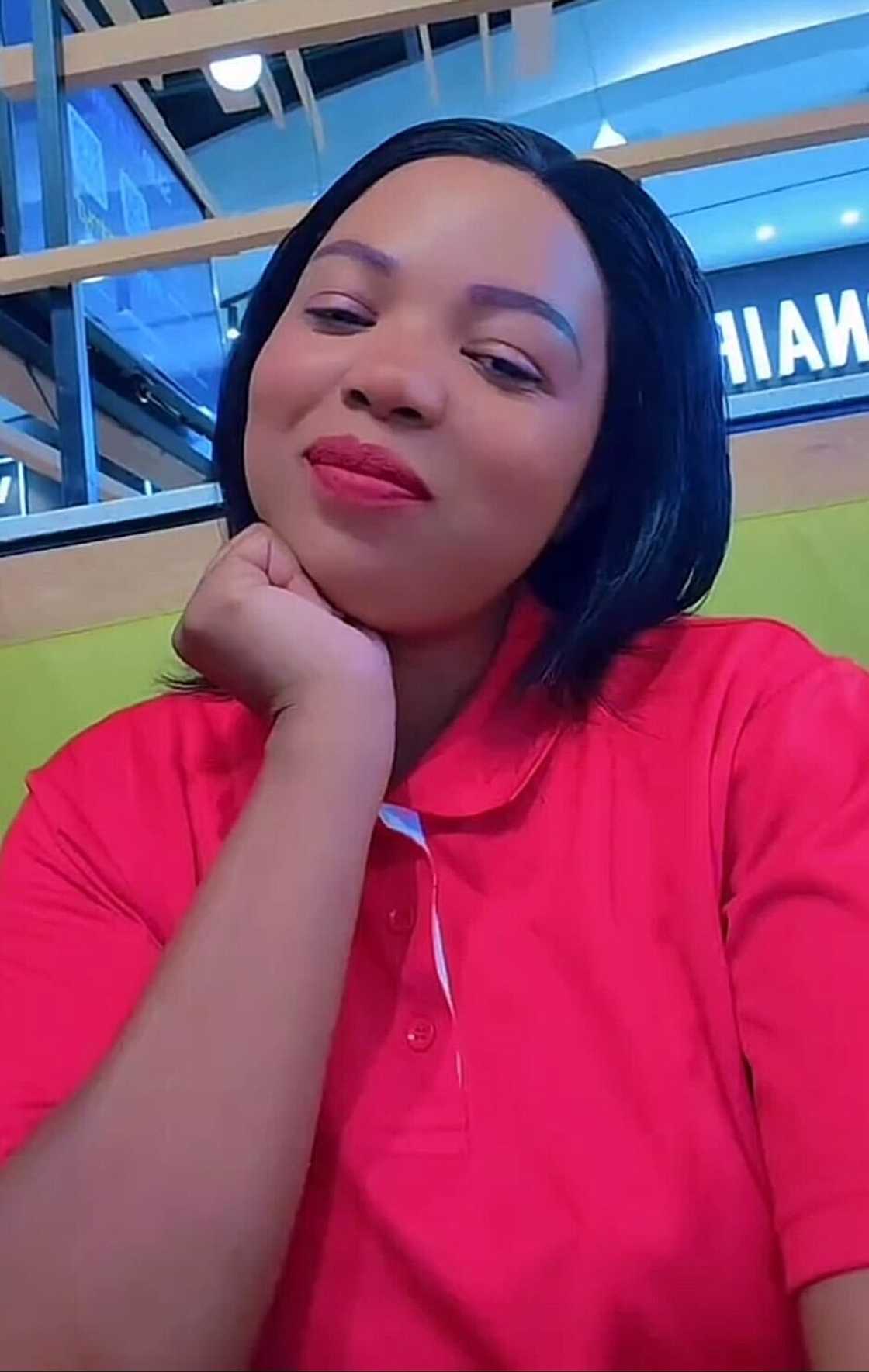 A TikTok video shows a woman snatching her wig during a marriage proposal at a fast food restaurant. A TikTok video shows a woman snatching her wig during a marriage proposal at a fast food restaurant.