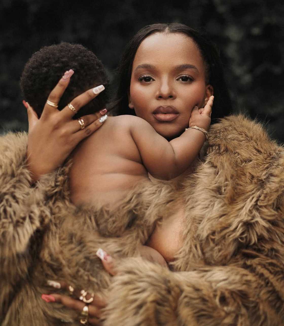 Fans are loving Hermosa's pictures with her child