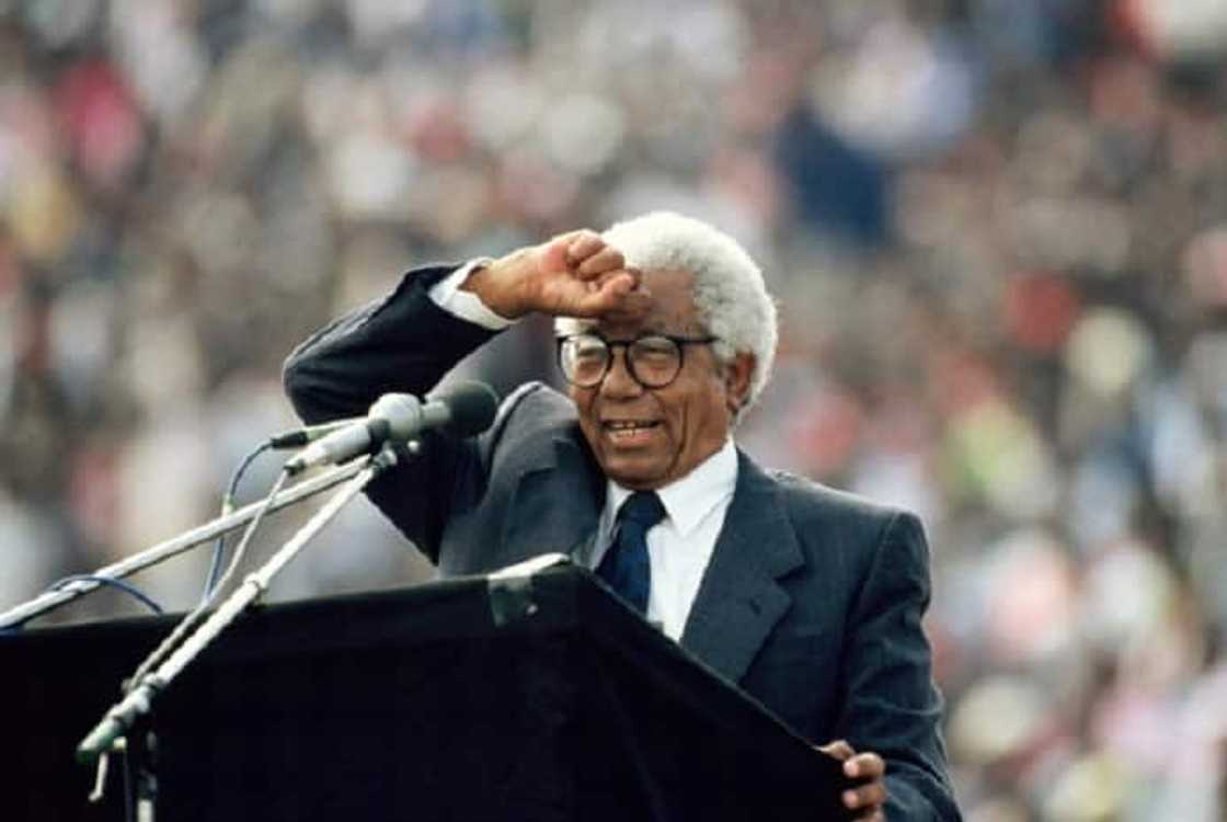 History: Walter Sisulu asks people to protest ‘Blackspots’ removal