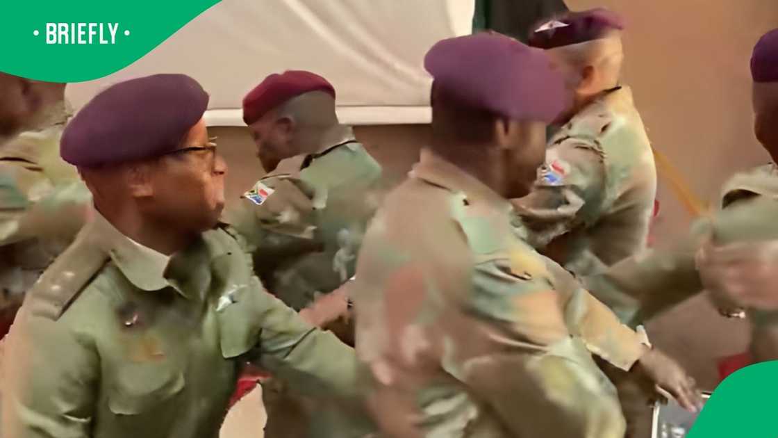 SANDF paratroopers dance at ceremony