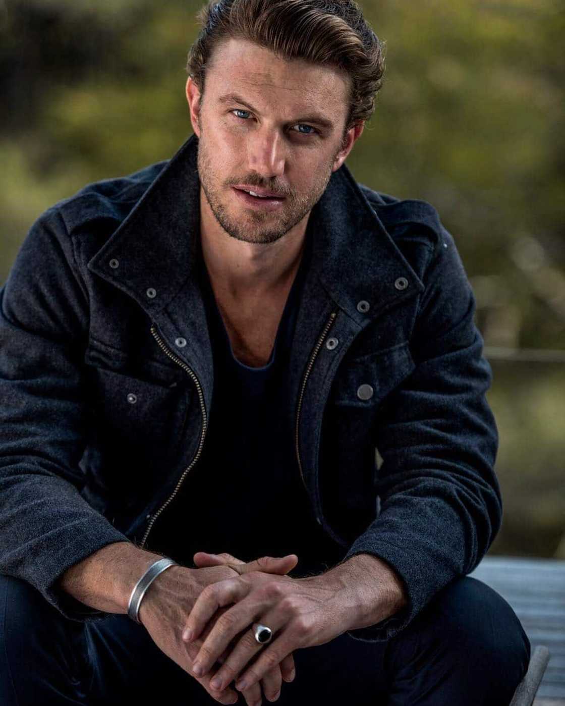 Adam Demos's height, age, girlfriend, children, movies and TV shows