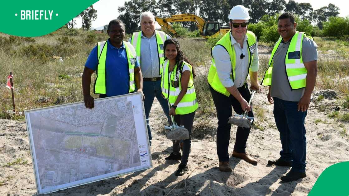 Cape Town Mayor Geordin Hill-Lewis at the sod turning event.