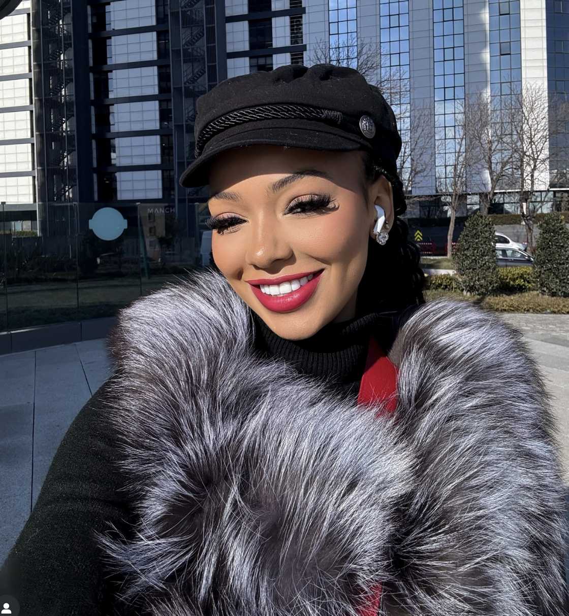 Mihlali Ndamase posted a makeup tutorial video Mihlali Ndamase posted a makeup tutorial video
