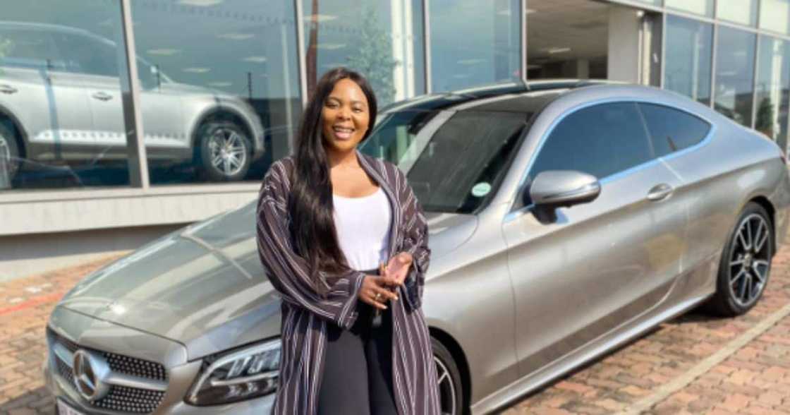 Woman sells Mercedes-Benz