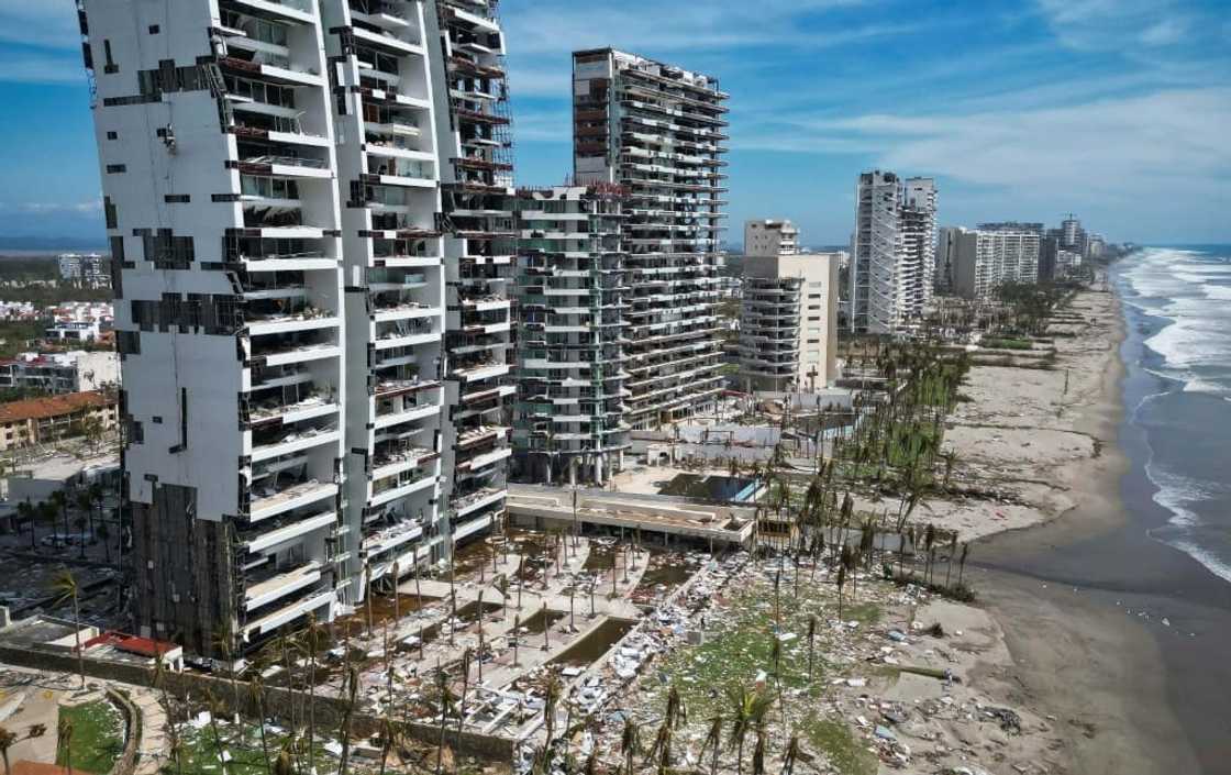 Hurricane Otis left nearly 50 people dead and another 30 missing Hurricane Otis left nearly 50 people dead and another 30 missing