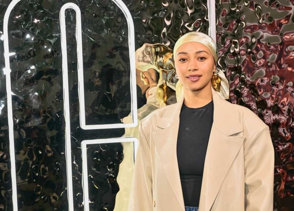 Emma Naomi Emma Naomi