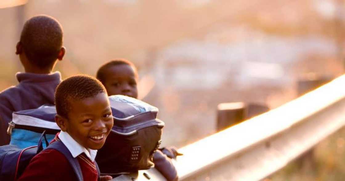 R460 child grant, R624 national poverty line, economy, SASSA R460 child grant, R624 national poverty line, economy, SASSA