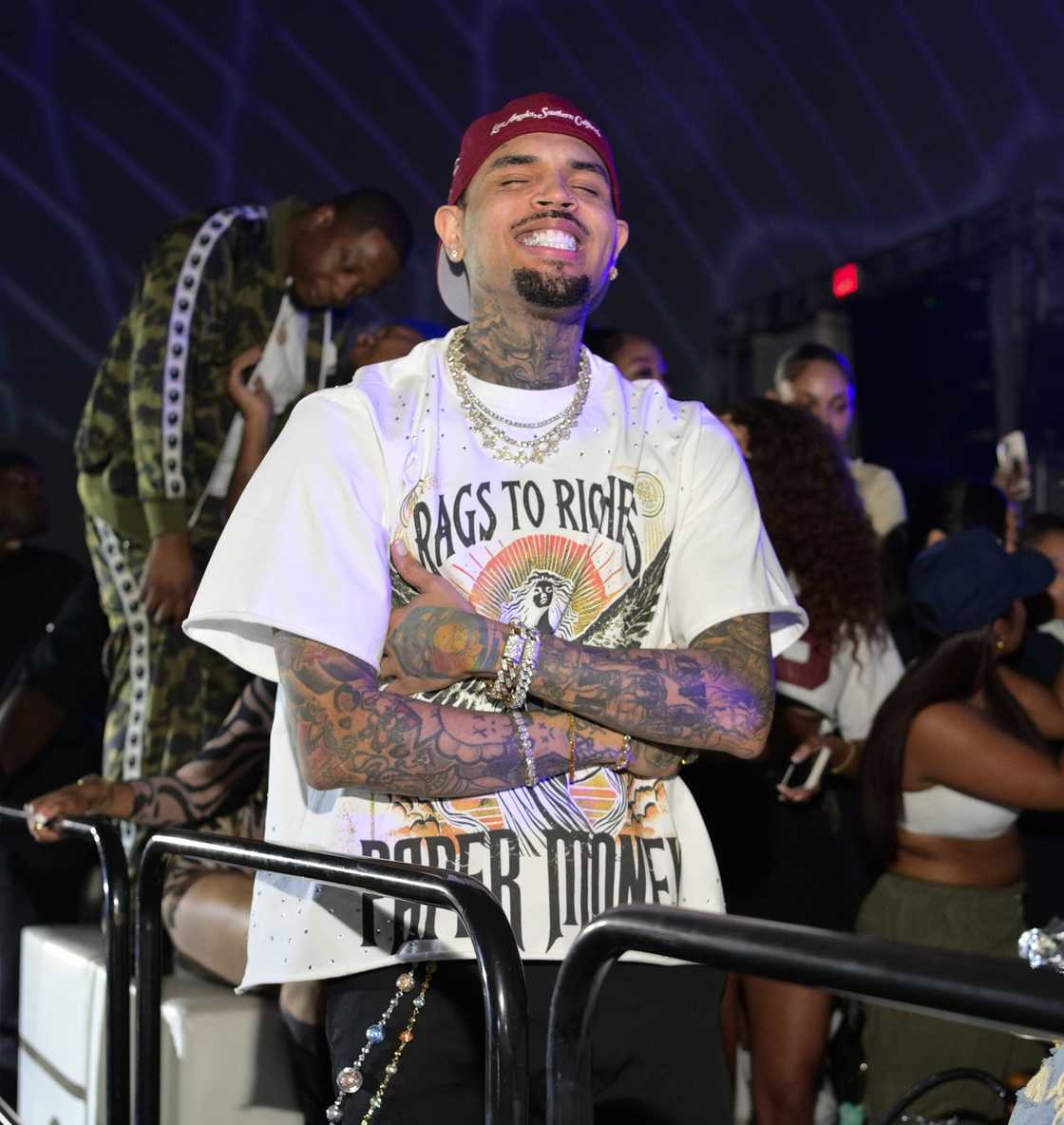 Online users slammed the woman for disrespecting her alleged husband