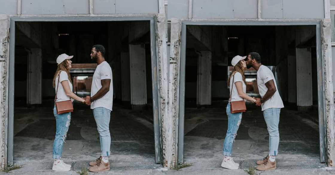Siya and Rachel Kolisi Remake Wedding Moment in a Series of Cute Snaps Siya and Rachel Kolisi Remake Wedding Moment in a Series of Cute Snaps