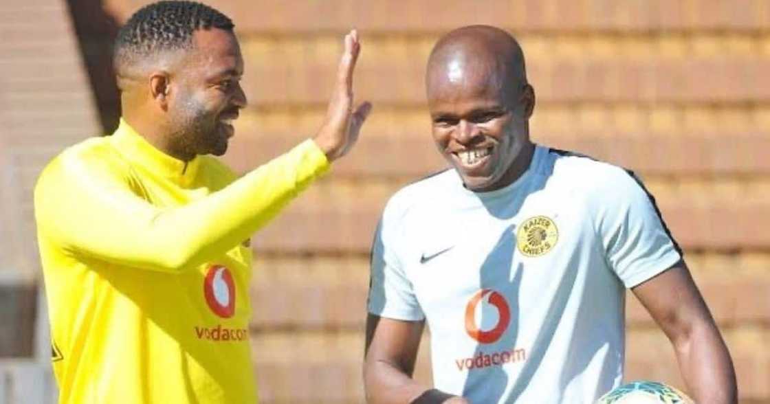 Itumeleng Khune has shown love to Kaizer Chiefs teammate and midfielder Willard Katsande. Image: @ItuKhune32/Instagram