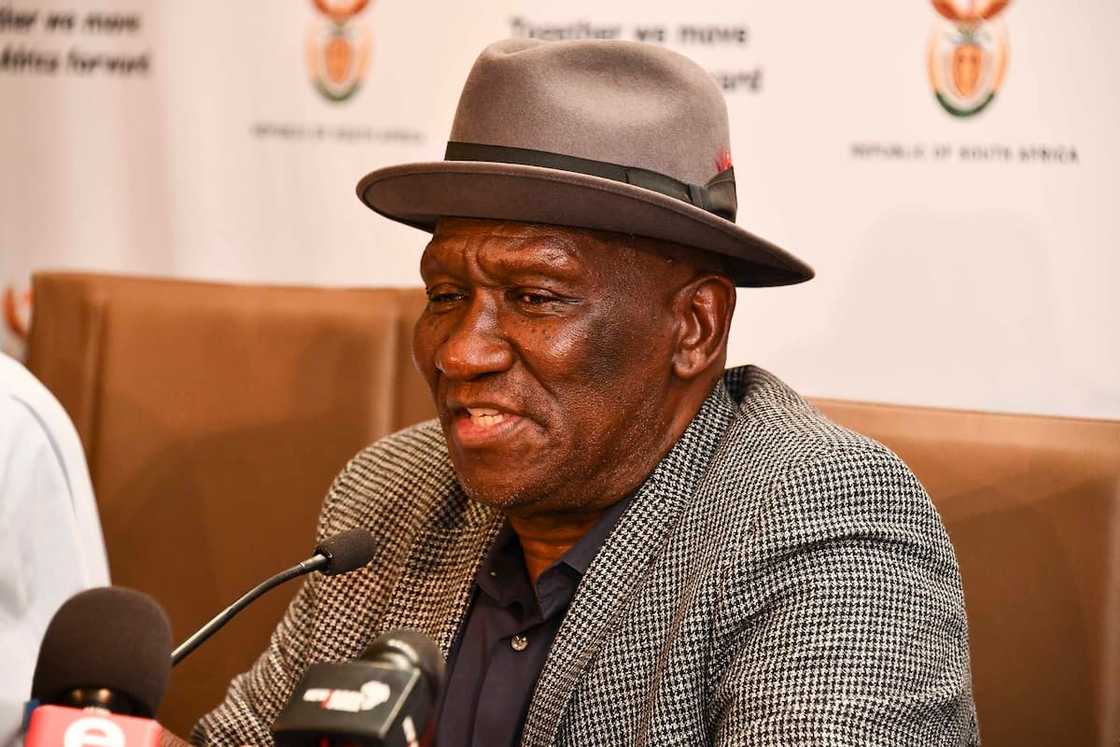 Minister of Police, Bheki Cele, calls should be tough on criminals, 'make life hard', supermarket robbery