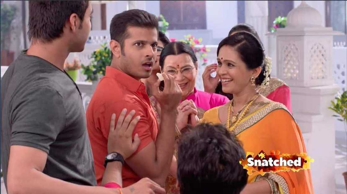 snatched cast snatched cast