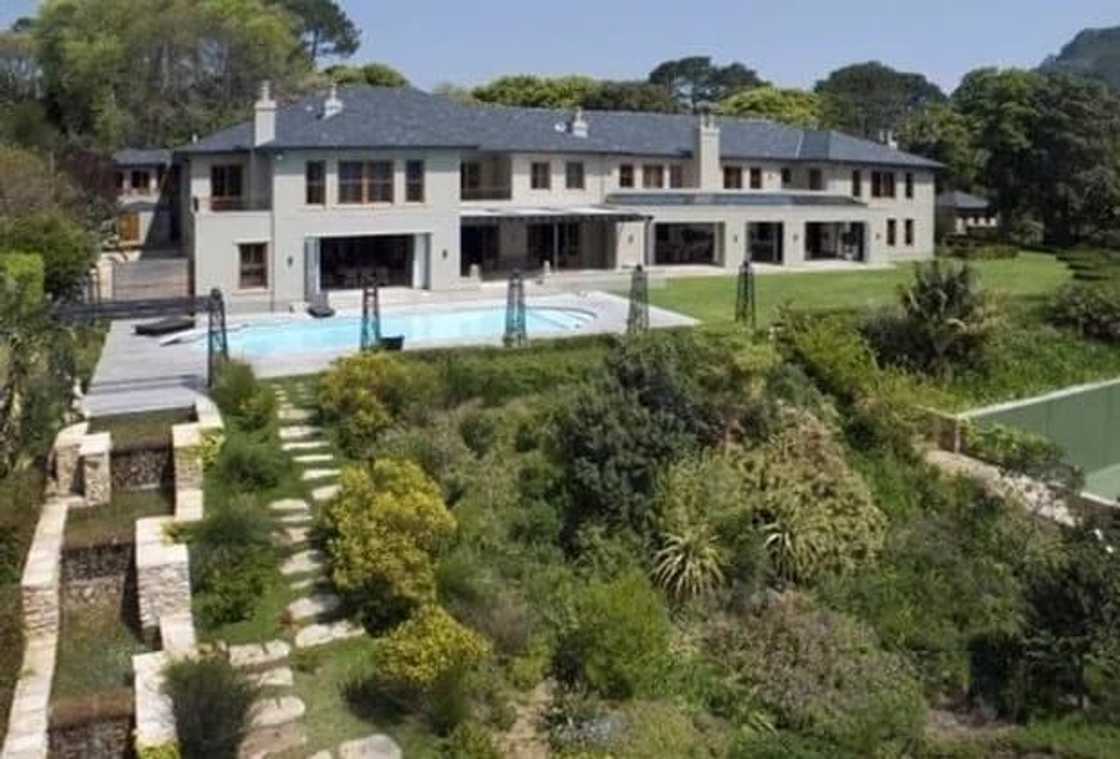 The golden life of Patrice Motsepe: mansions, private jets and luxury cars The golden life of Patrice Motsepe: mansions, private jets and luxury cars