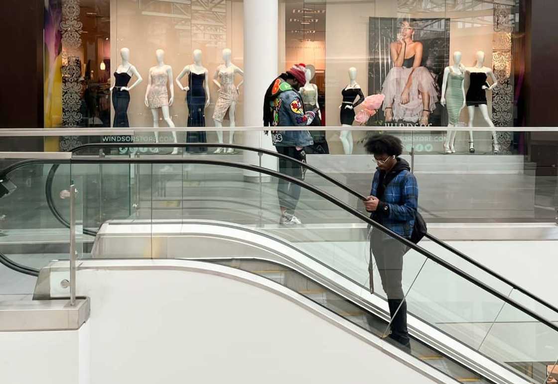 US economic growth cooled more than expected to 1.6 percent in the first quarter, according to government data US economic growth cooled more than expected to 1.6 percent in the first quarter, according to government data